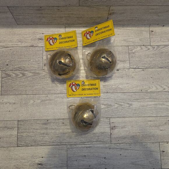 Vintage Brass Plated Christmas Jingle Bell Ornament Set 3 New Old Stock Sleigh - Picture 1 of 5